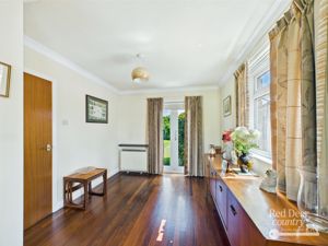 Dining Room- click for photo gallery